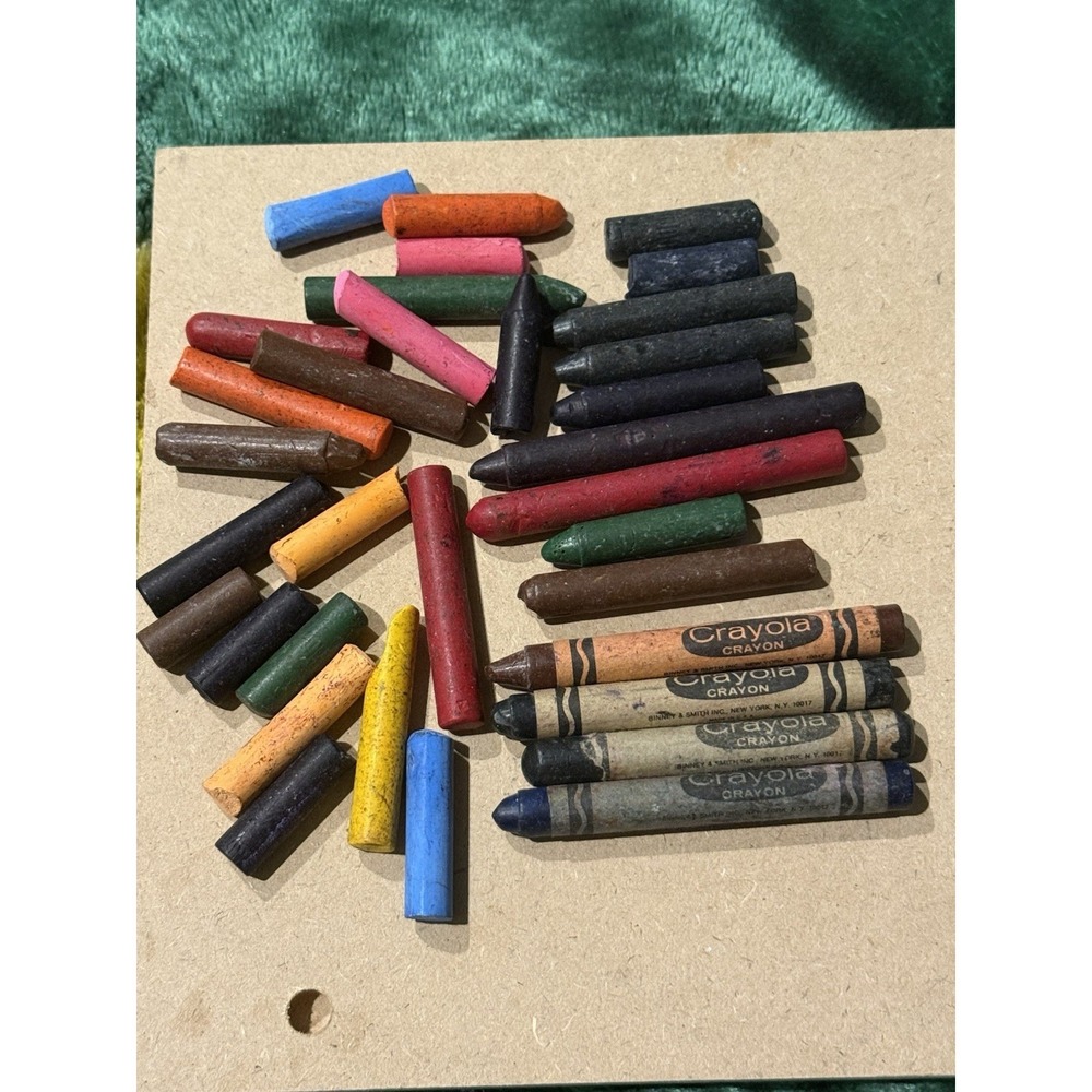 Binney & Smith Vintage Crayola‎ Crayons 4 Marked 28 Unmarked Black Brown Blue
